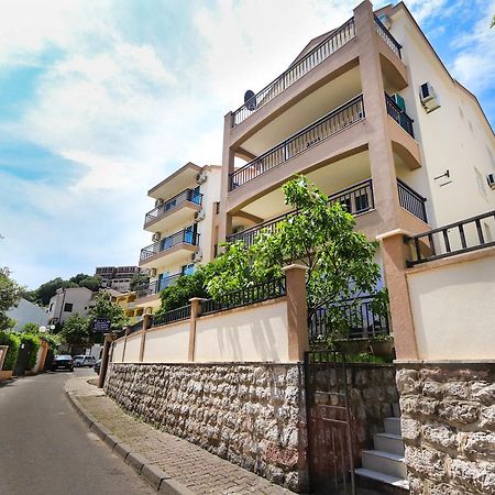 Aqua Breeze Apartments Budva Extérieur photo