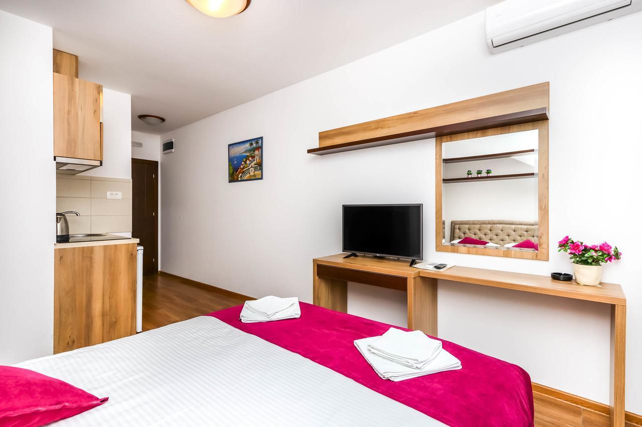 Aqua Breeze Apartments Budva Extérieur photo
