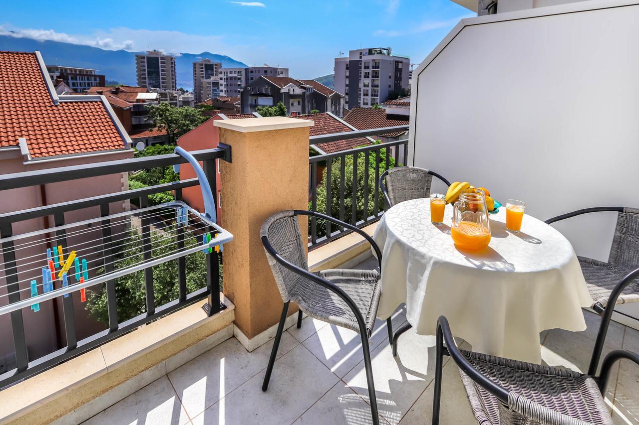 Aqua Breeze Apartments Budva Extérieur photo