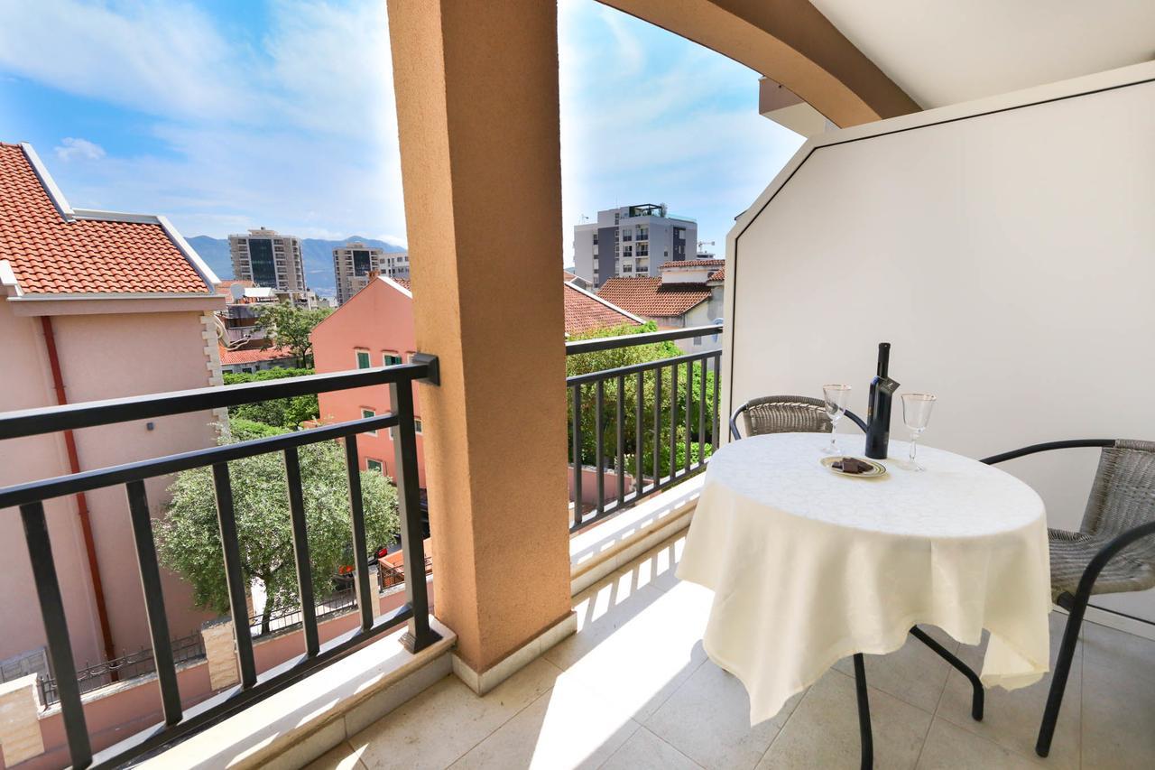 Aqua Breeze Apartments Budva Extérieur photo